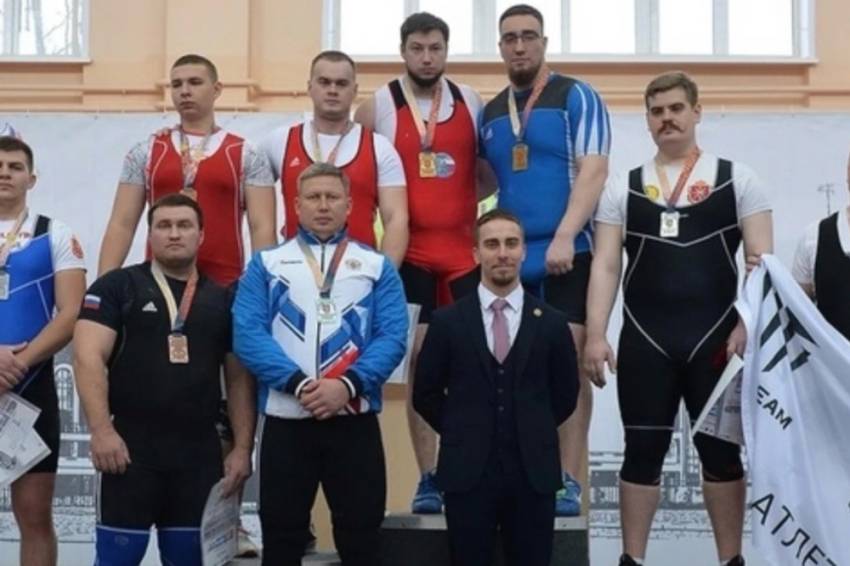 Аспирант НИУ «БелГУ» победил на всероссийском турнире по тяжёлой атлетике